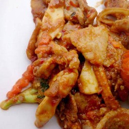 ผัดพริกเผาหมูชิ้นราดข้าว