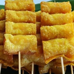 เกี๊ยวห่อไส้กรอกแดง ทอด