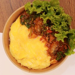 ข้าวกะเพรา ปลากะป๋อง ไข่ข้น