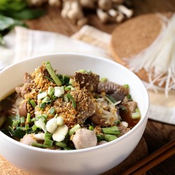 ก๋วยเตี๋ยวเห็ดตุ๋น Mushrooms noodles