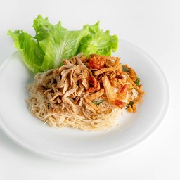เส้นหมี่ไก่ฉีก pulled vegan chickenless noodles