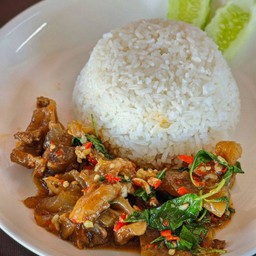 ข้าวกะเพราเอ็นแก้ววัว