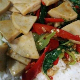 กะเพราหมูยอ ราดข้าว