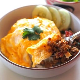 ข้าวกระเพราหมูสับไข่ข้น (ไข่ 2)