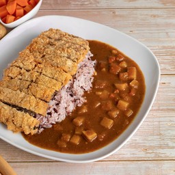 แกงกะหรี่ปลาทอดเจ curry rice with fried vegan fishless