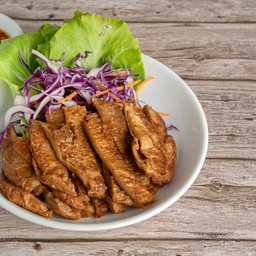 คอหมูย่างน้ำจิ้มแจ่ว grilled vegan porkless with thai spicy sauce