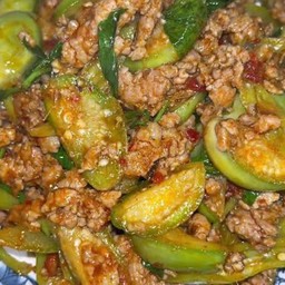 พริกแกงหมูสับมะเขือราดข้าว