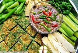 น้ำพริกกะปิ-ไข่เจียวชะอม