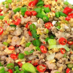 ข้าวหมูสับผัดพริกเกลือ
