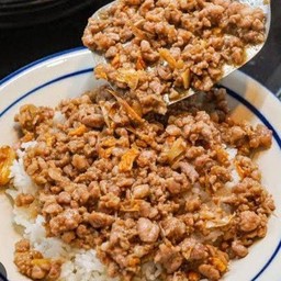 ข้าวหมูทอดกระเทียม