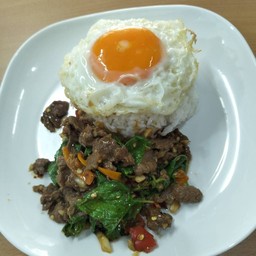 ข้าวกะเพราเนื้อ