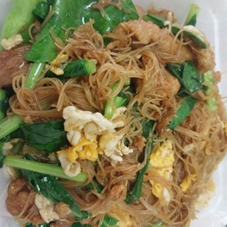 เส้นหมี่ผัดซีอิ้ว หมู,ไก่