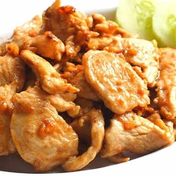 ไก่ทอดกระเทียม ราดข้าว