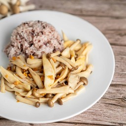 เห็ดผัดกระเทียม