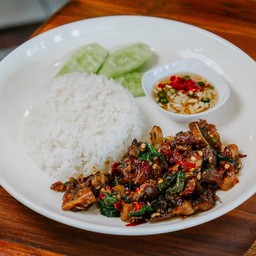 กะเพราเนื้อเปื่อย