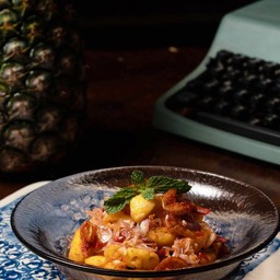 ยำสับปะรดกะปิจิรกาล