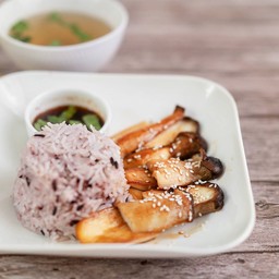 ข้าวเห็ดย่างจิ้มแจ่ว grilled king oyster mushrooms with thai spicy sauce
