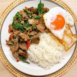 กะเพราเงินล้าน(พริกแห้ง) ลำลูกกา
