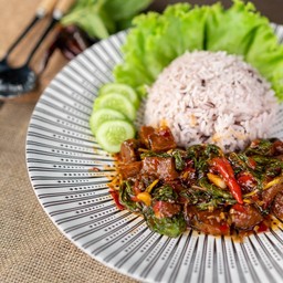 ผัดกระเพราปลากระป๋องเจ Stir fried canned fishless