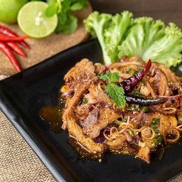 น้ำตกเป็ดย่าง slide grilled vegan duckless salad