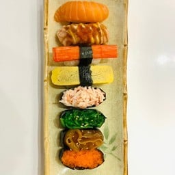 Special  เซ็ตชูชิ 8 คำ