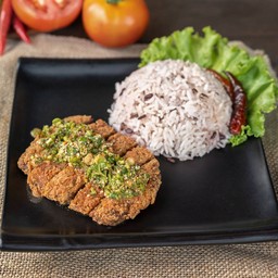 ข้าวปลาทอดน้ำตก