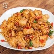 มาม่ากระเพราหมูกรอบ