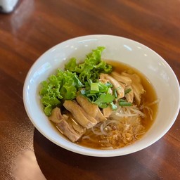 ก๋วยเตี๋ยวไก่ตุ๋นยาจีนสูตรบาบา