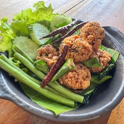 ลาบอีสานทอด