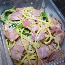 สปาเก็ตตี้ผัดพริกแห้ง