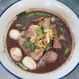 ก๋วยเตี๋ยวหมูน้ำตก