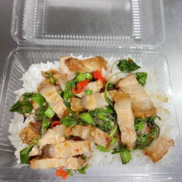 กระเพราหมูกรอบ