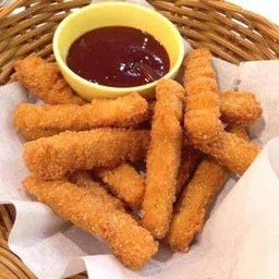 นักเก็ตสติกไก่ผสมข้าวโพด