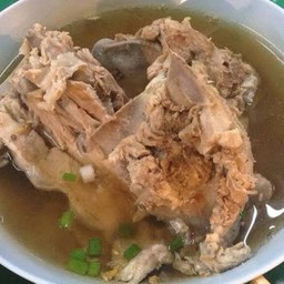 เล้ง (ซุปกระดูก) ไม่ต้มยำ