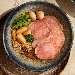 เตี๋ยวเรือเนื้อสะโพกออสเตรเลียนวากิว