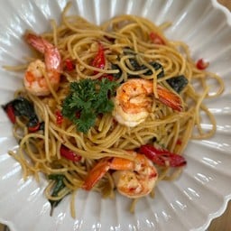 SPAGHETTI WITH CHILLI AND BASIL PRAWN