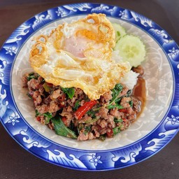 ข้าวกะเพราเนื้อสับ