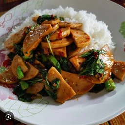 ข้าวกระเพราหมูยอ