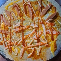 ซอสพิซซ่า + ไข่ + ไส้กรอก + ปูอัด