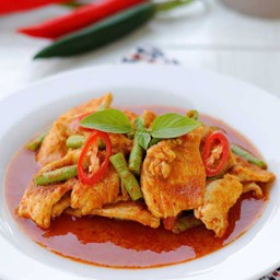 ผัดพริกแกงราดข้าว