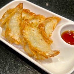 เกี๊ยวซ่าไก่ (5 ชิ้น)