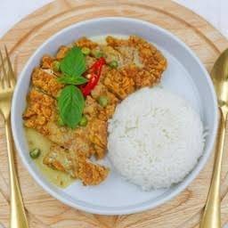ข้าวเขียวหวานไก่กรอบ