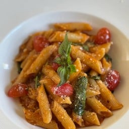 TOMATO & BASIL PENNE PRAWN