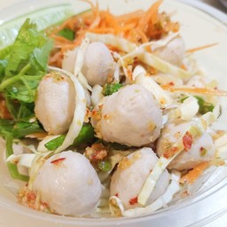 ยำลูกชิ้นหมูเด้ง