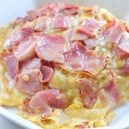 ข้าวไข่ข้นเบค่อน