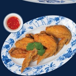 ปีกไก่ทอดน้ำปลา