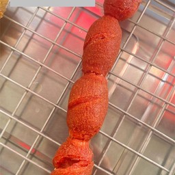 ไส้กรอกแดงแหลมทอง