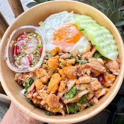 ข้าวกระเพราเนื้อปู +ไข่ปูม้า (ไม่มีไข่ดาว)