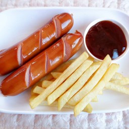 ไส้กรอกรมควัน+เฟรนฟรายส์