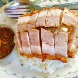หมูกรอบอบโอ่งตามสั่ง(ทุ่งโฮเต็ล) ทุ่งโฮเต็ล